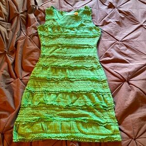 Green lace dress XS ( good condition)
